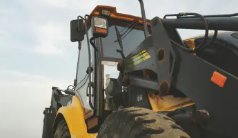 Tractor shipping cost factors and how to plan your transport